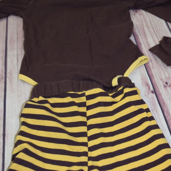 Thanksgiving Boys 12 to 18 Months lot of 2 outfits - Picture 5 of 6